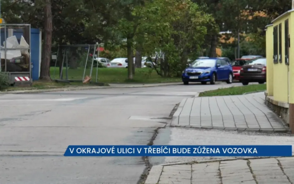 Okrajovou ulici v Třebíčí čekají v říjnu dopravní omezení, v místě se budou pohybovat pracovníci stavby