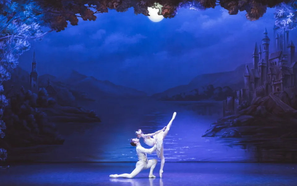 Labutí jezero poprvé v ČR v podání Royal London Ballet s mezinárodními sólisty! Již v listopadu v Praze, Brně a v Ostravě.