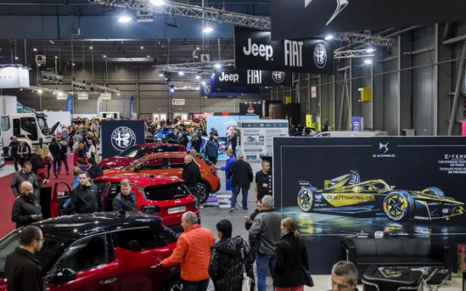 e-SALON 2024: České premiéry světových značek, luxusní nováček Alpine i největší flotila e-náklaďáků na jednom místě