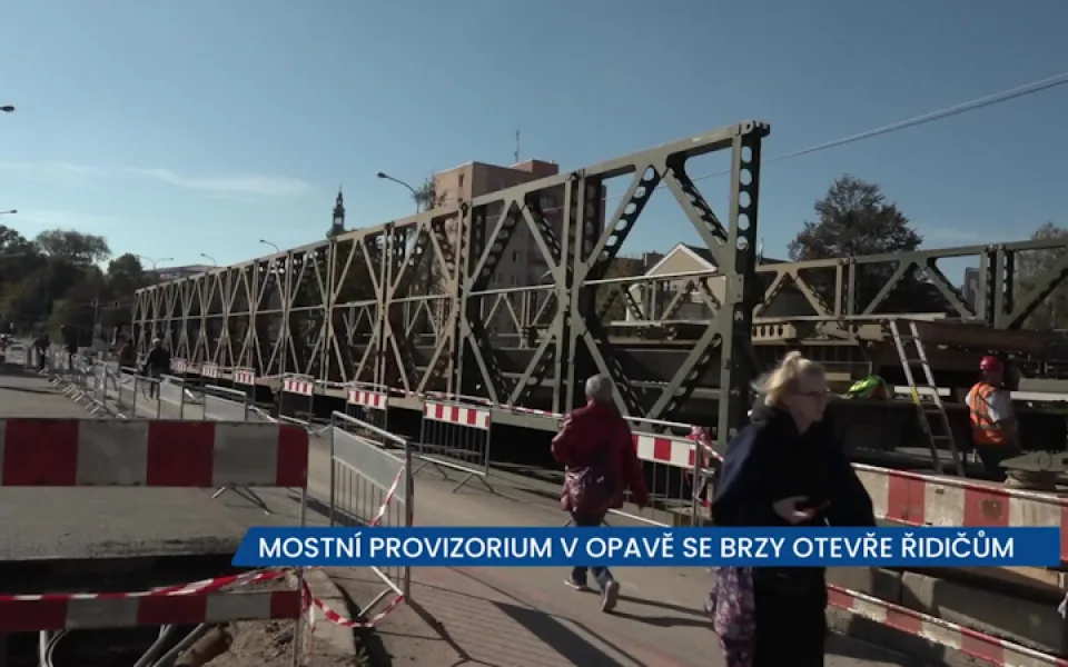 Mostní provizorium v Opavě se již brzy otevře řidičům, zatím je zde vjezd zakázán