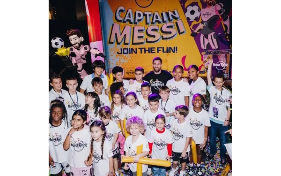 Společnost Hard Rock International a Lionel Messi na oslavu své pokračující spolupráce představují superhrdinskou figurku „Captain Messi", rozšířené dětské menu a novou kolekci maloobchodních produktů