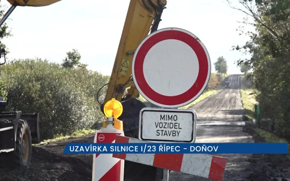 Řidiči musí až do konce listopadu počítat s úplnou uzavírkou silnice první třídy z mezi obcemi Řípec a Doňov