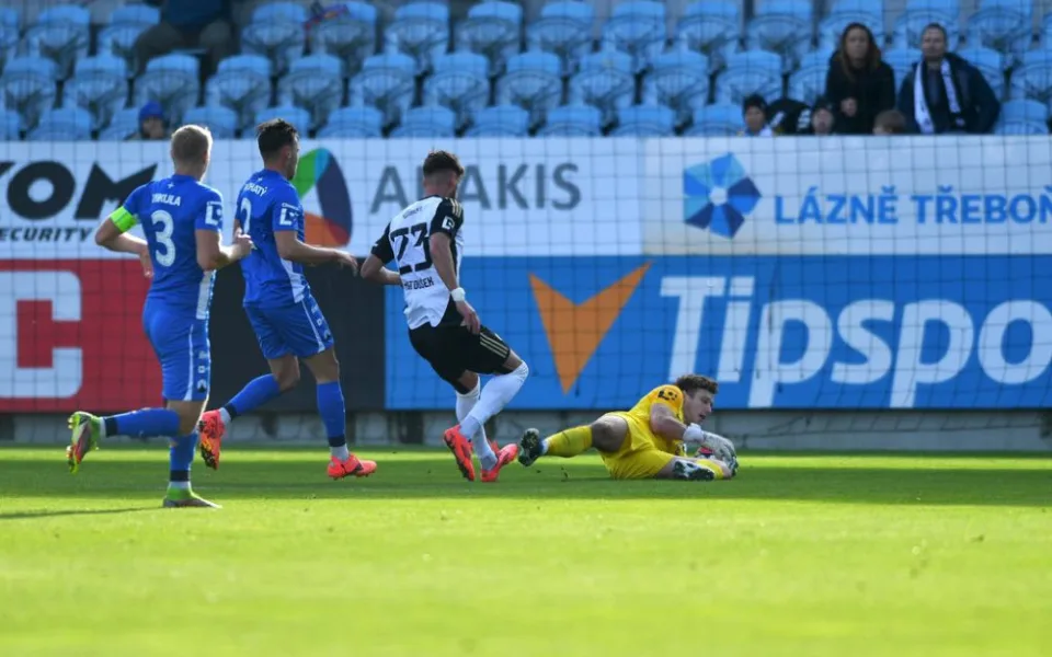 Slovan se proti Českým Budějovicím trápil a odváží si pouze bod za remízu 0:0