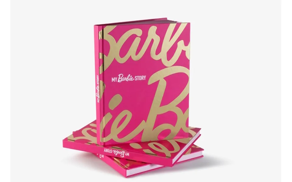 Barbie oslavuje 65let od uvedení na trh a vydává hvězdami nabitou knihu MY BARBIE STORY, kde si můžete připomenout všechny důležité milníky této ikonické značky