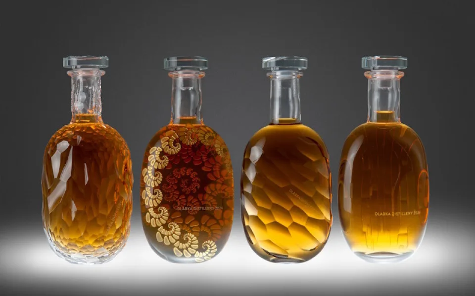 Charitativní aukce uměleckých lahví Dlabka Whisky odstartovala