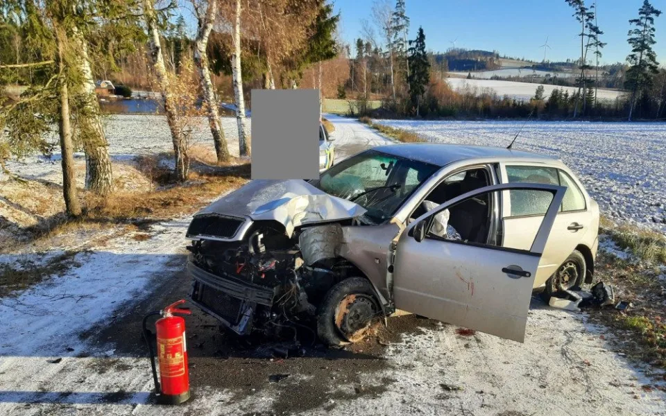 U Sedlejova vážně havaroval řidič Škody Fabie. Vrtulník ho transportoval do brněnské nemocnice. Foto: Se svolením Policie ČR