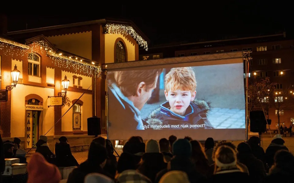 Poklidný Advent v Holešovické tržnici: filmové klasiky v zimním kině, vůně punče i nákupy originálních maličkostí pod stromeček