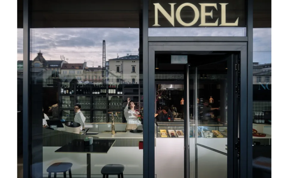 Místo, kde se potkává svět. V Noel Cafe zpomalíte, aniž by vám cokoliv uniklo