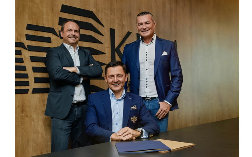 Developer KLM real estate prodal část portfolia retail parků společnosti Patria