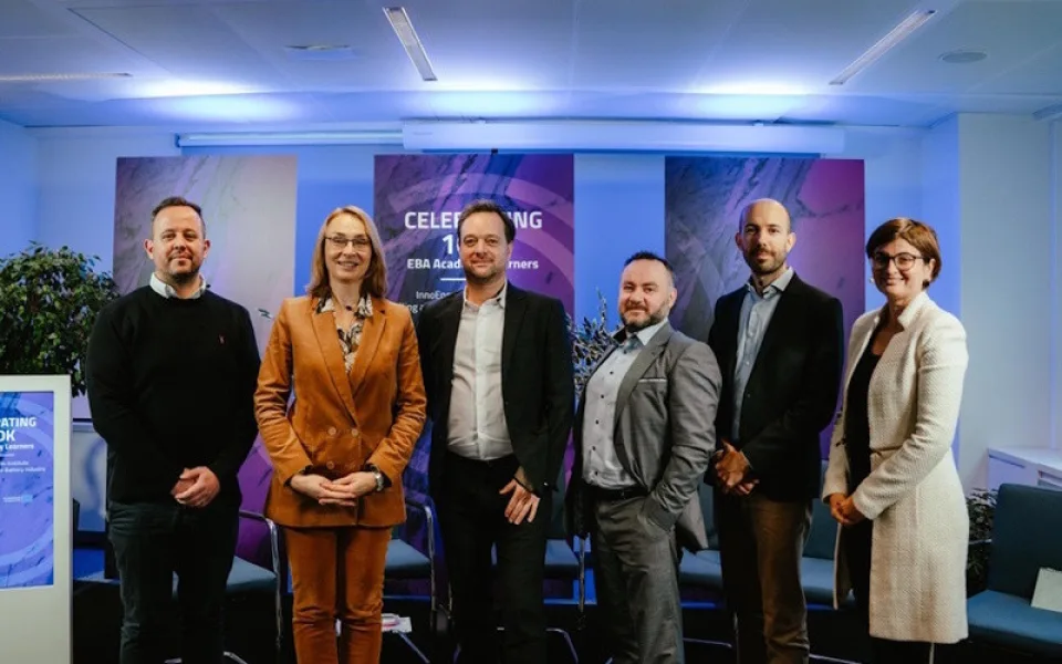 Vzdělávací instituce EIT InnoEnergy Skills Institute překonala hranici 100.000 pracovníků vyškolených v souladu s vyvíjejícími se potřebami bateriového průmyslu