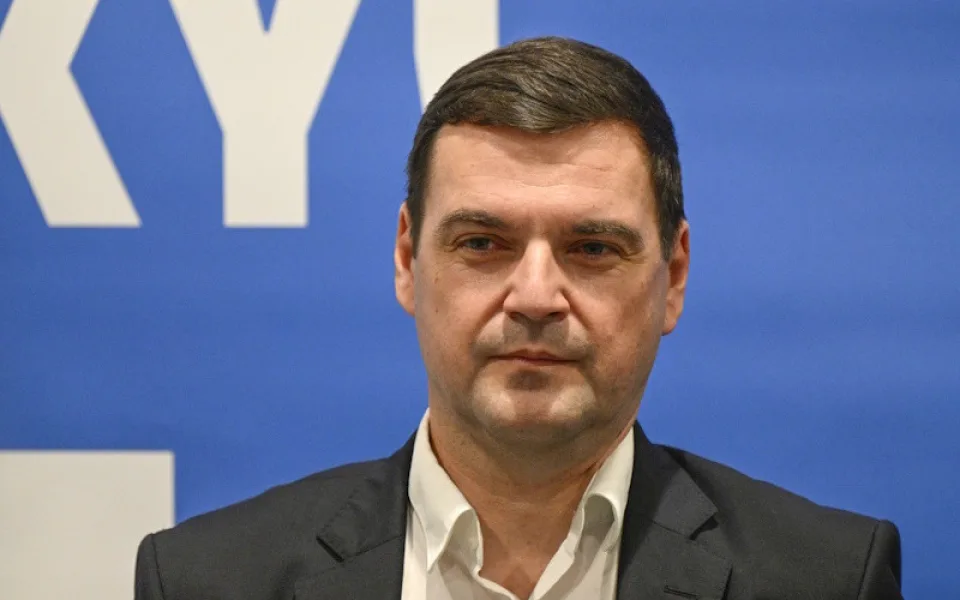 Živě: První kongres politické strany Motoristé sobě