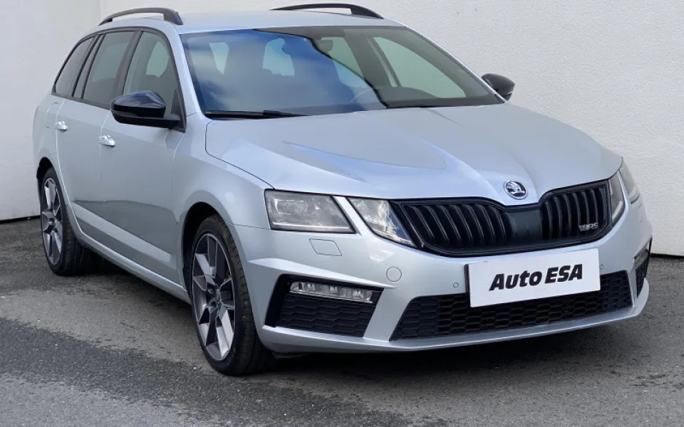 Vývoj prodejů ojetých vozidel v roce 2024: Škoda Octavia III na vrcholu, zájem o elektromobily téměř zmizel