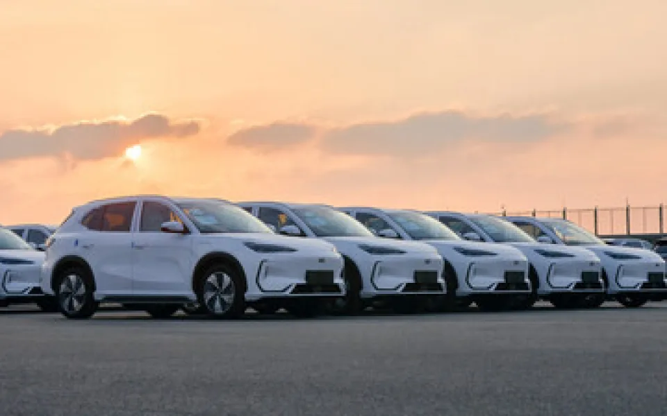 Prodeje společnosti Geely Auto překonaly 2,17 milionu kusů, růst mezinárodního trhu přesáhl 53 %