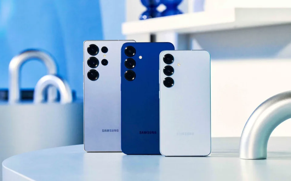 Telefony, s kterými si dobře porozumíte. Galaxy S25 jsou na světě!