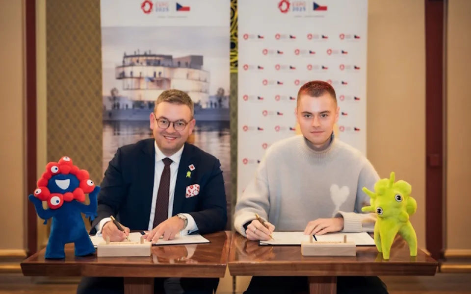Uniformy pro český národní pavilon na Expo 2025 navrhne Jan Černý