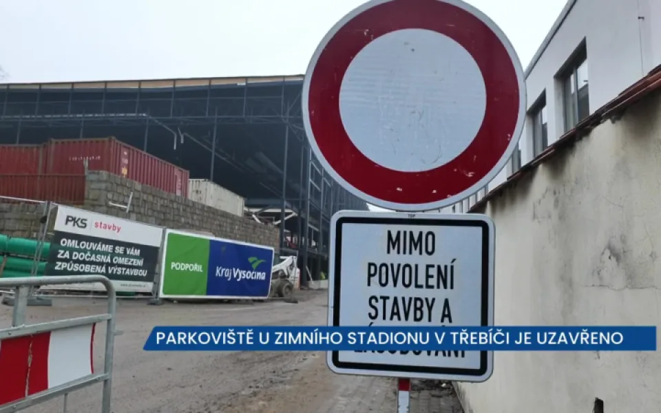 Parkoviště u zimního stadionu v Třebíči je uzavřeno