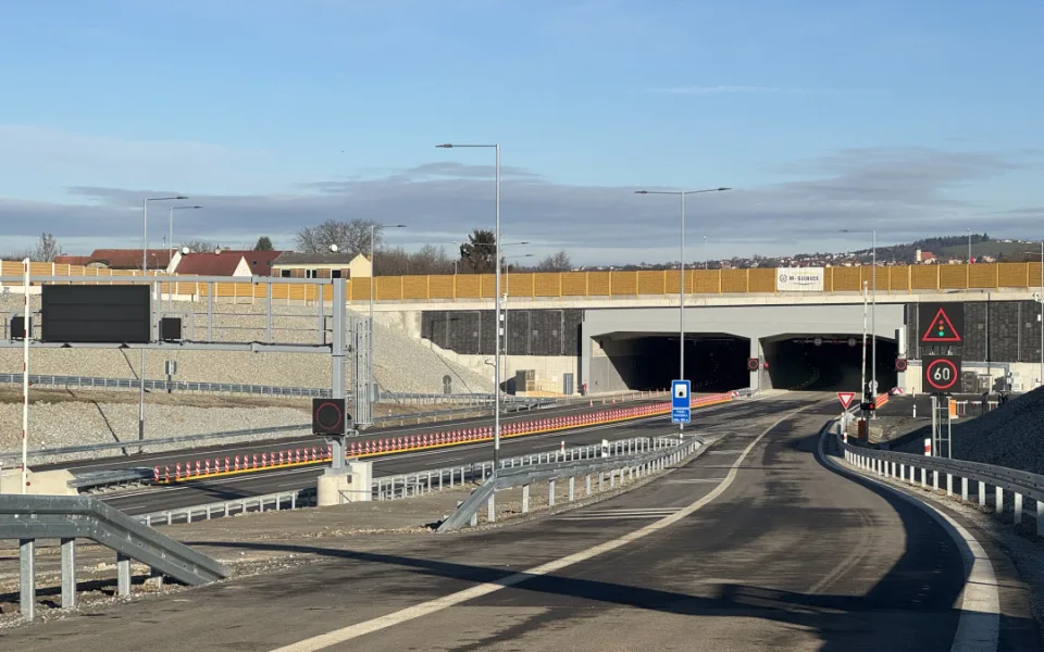 Policie musela uzavřít tunel Pohůrka. Uvnitř se procházel člověk