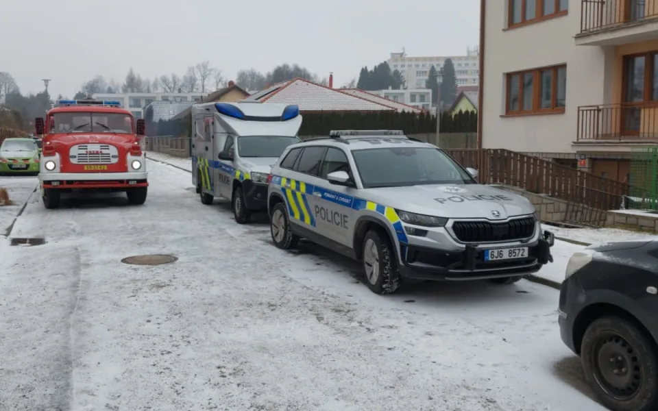Dnešní střelba v Třešti má tragickou dohru. I přes okamžitou resuscitaci tam zemřel muž