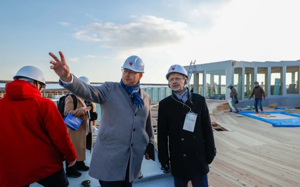 Předseda Senátu navštívil areál Expo v Ósace. Prošel si český pavilon