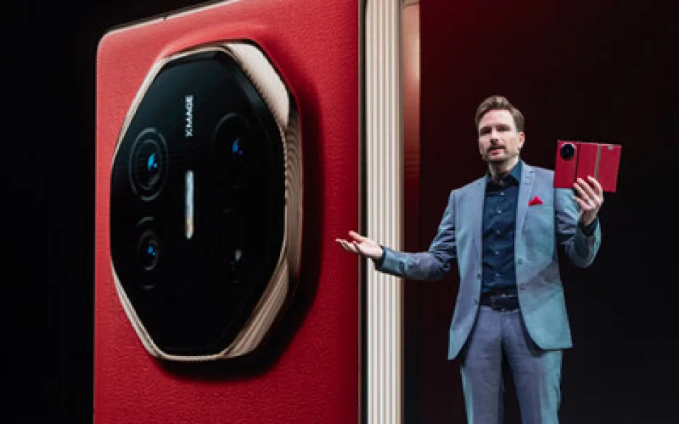 Huawei otevírá novou kapitolu inovací: globální uvedení trojitě skládacího smartphonu, nové generace tabletů a otevřených sluchátek