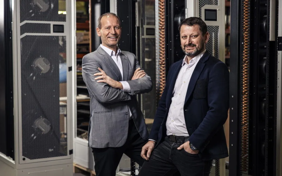 CONTEG GROUP vykázal tržby přes dvě miliardy korun. Opírá se o datacentra i zásilkové boxy