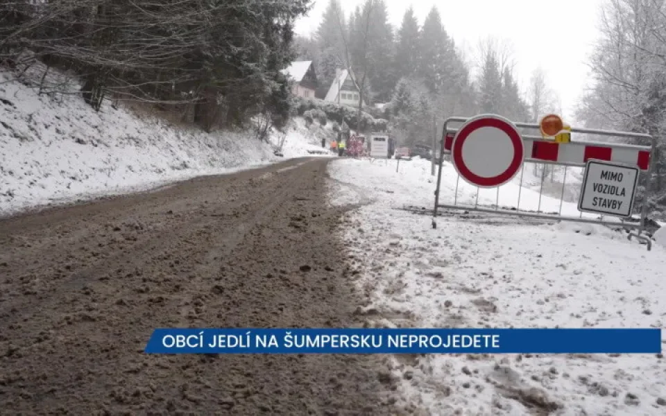  Obcí Jedlí na Šumpersku neprojedete, stavbaři varují, aby si tudy nikdo cizí cestu nezkracoval