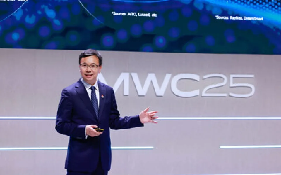 Yang Chaobin z Huawei: Síťové řešení AI-Centric Network pomůže operátorům využít možnosti AI