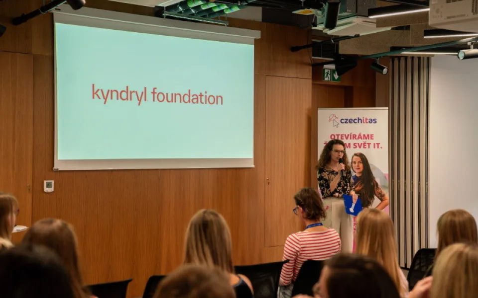  Nadace Kyndryl již druhým rokem finančně podporuje rozvoj AI dovedností a vzdělávání v oblasti kybernetické bezpečnosti v jedenácti zemích světa