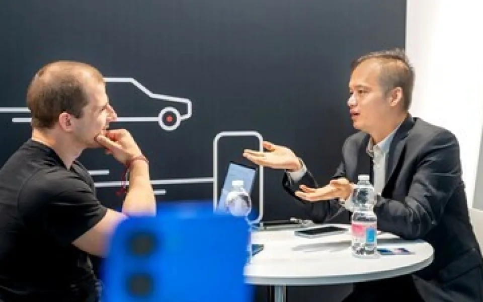 Gu Binbin z firmy Meizu na veletrhu MWC25: Meizu se vrací na globální trh s ekosystémem Flyme, který využívá umělou inteligenci