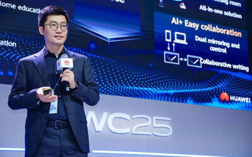 Společnost Huawei představuje novou interaktivní tabuli IdeaHub ES3/S3, která vnáší umělou inteligenci do kanceláří