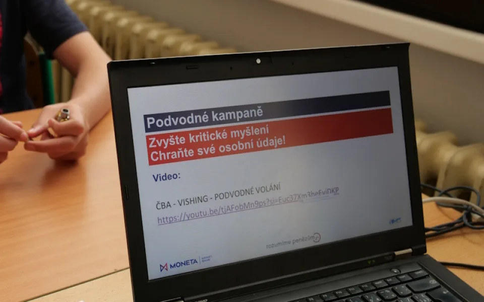 5 500 učitelů a 31 000 studentů se zapojilo do projektu Monety Rozumíme penězům