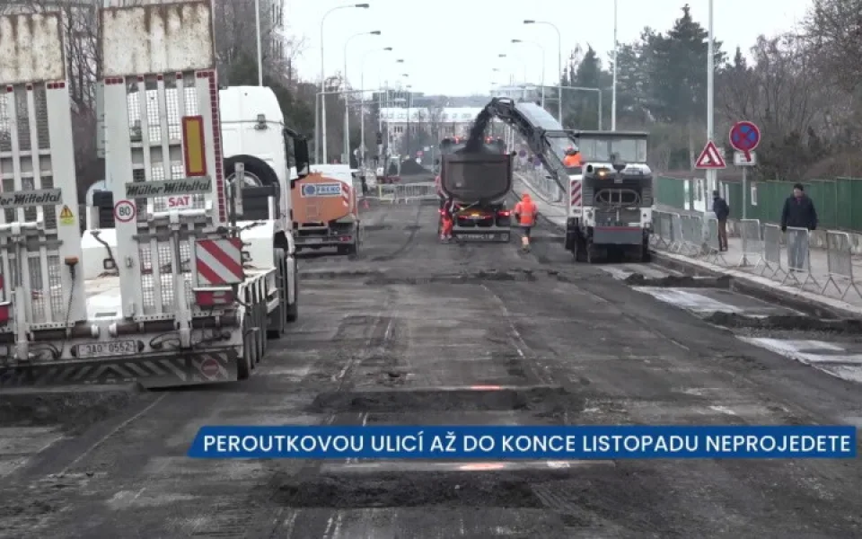 Peroutkovou ulicí v Praze 5 až do konce listopadu neprojedete