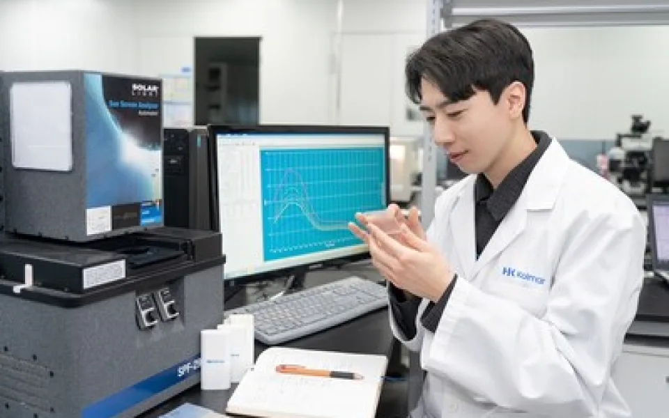 Společnost Kolmar Korea vyvinula první hybridní kompozitní opalovací krém na světě, který je vedoucím výrobkem na světovém trhu s opalovacími přípravky
