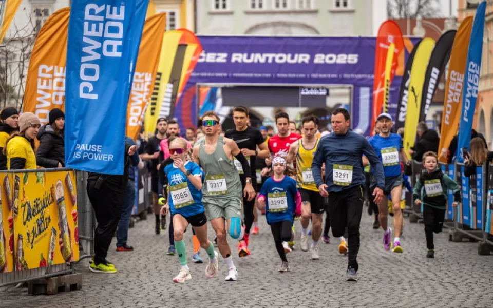 Start sezóny ČEZ RunTour s elitními a hobby běžci. Nová sezóna odstartovala vyprodaným závodem v Českých Budějovicích.
