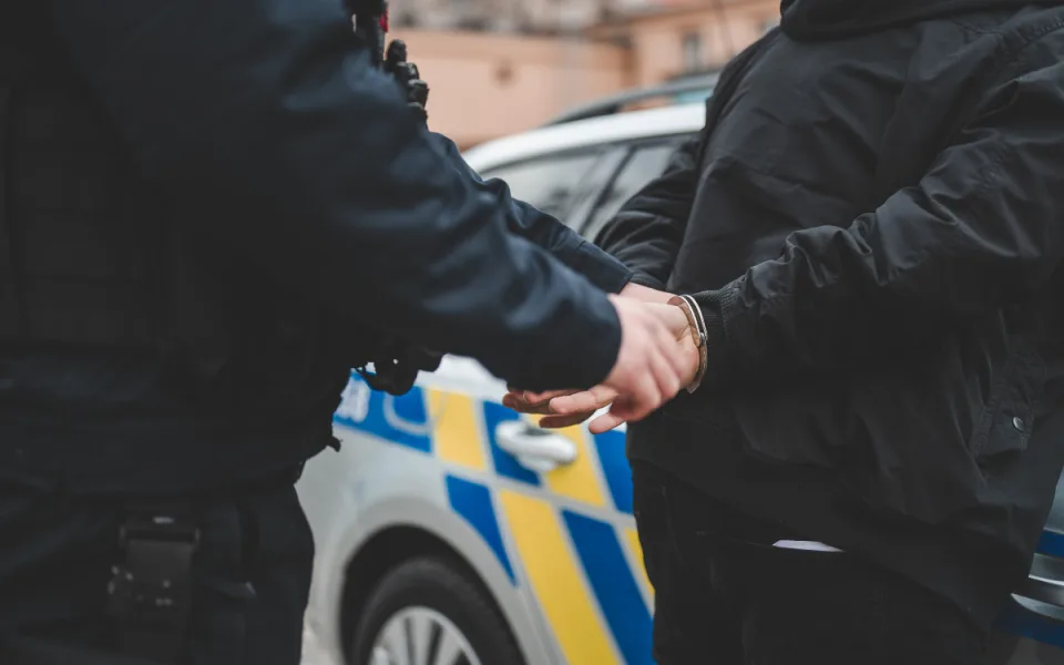 Jihočeští policisté dopadli nepoučitelného recidivistu, za dva měsíce stihl přes sedm krádeží