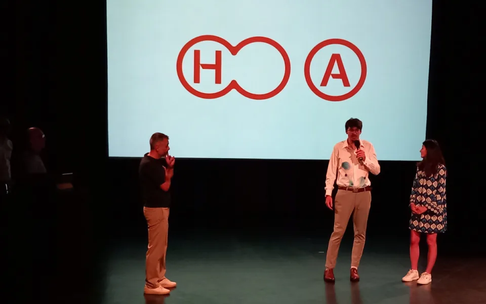 FOTO: Horácká aréna má logo a maskota. Jde o díla studentů z Helenína