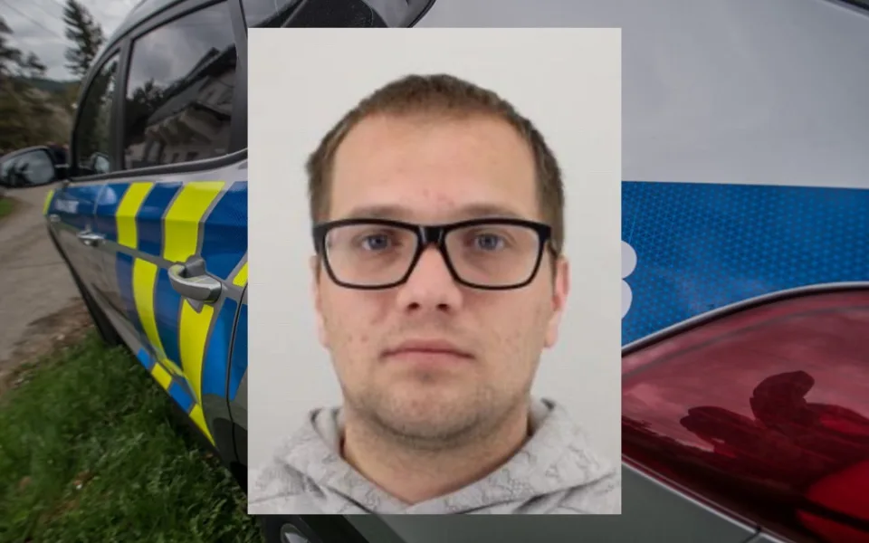 Policie hledá muže, na kterého jsou vydány dva příkazy k zatčení.