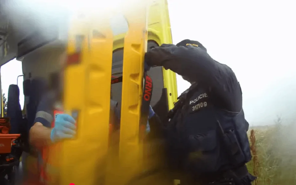 VIDEO: Dezorientovaná seniorka se nevrátila z procházky, hledal ji i vrtulník