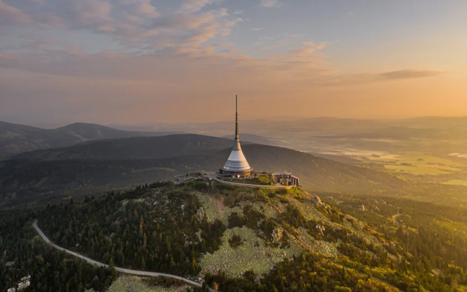 Kraj se dohodl na odkupu Ještědu, odhadnutá cena je 181 milionů. Rozhodnou zastupitelé