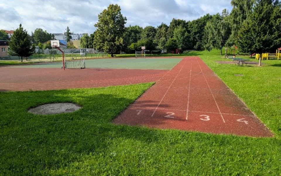 Hřiště na Grünwaldovce čeká oprava. Hotové bude za 140 dní