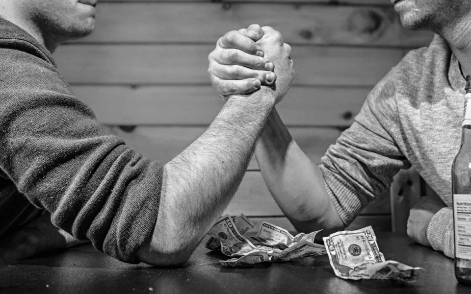 arm-wrestling-567950