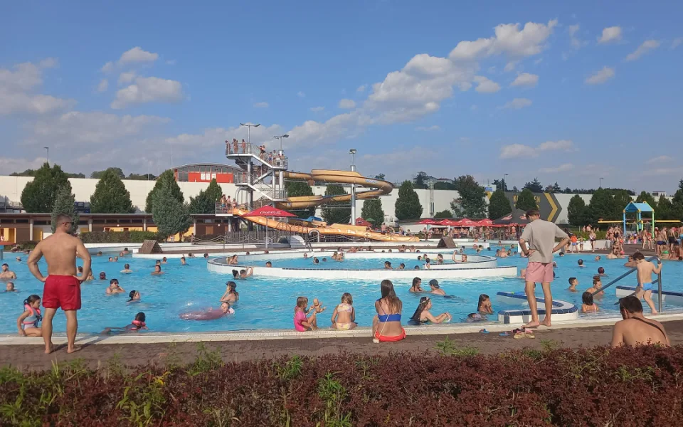 FOTO: S tropickými teplotami ve Vodním ráji stoupá zájem o online nákup vstupenek