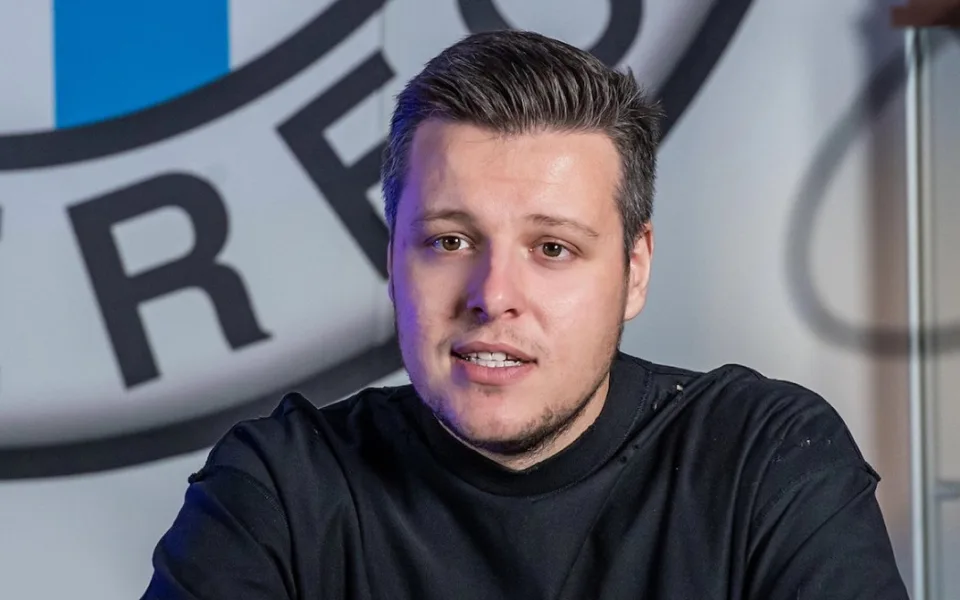Extrémní krok, komentuje odebrání akreditací Kania. Ukázka slabosti, říká