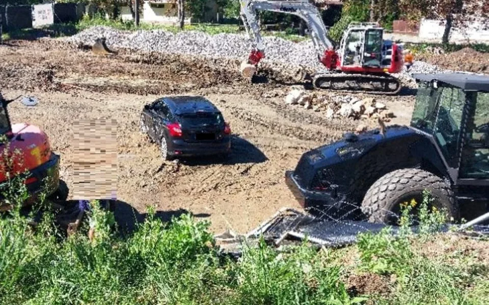 Řidič náklaďáku se srazil s řidičkou v autě. Žena skončila v rukou lékařů