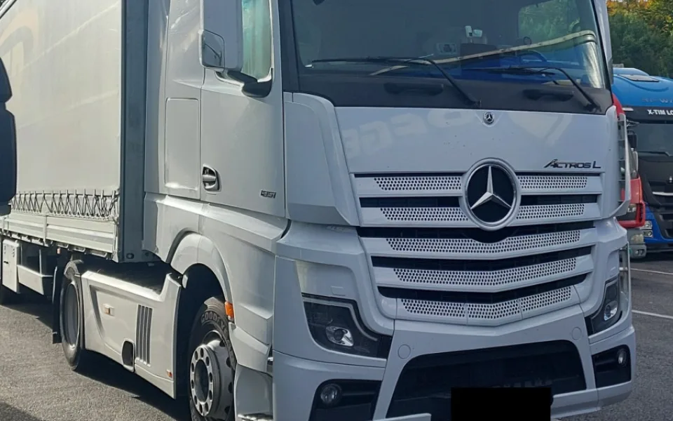 Policisté si na dálnici posvítili na kamiony, cizinci zaplatili téměř půl milionu. Foto: Se svolením Policie ČR