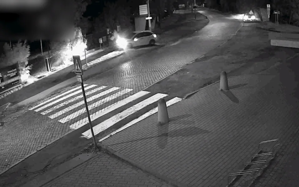 Opilá řidička na Znojemsku málem srazila dva mladíky, pak znovu usedla za volant