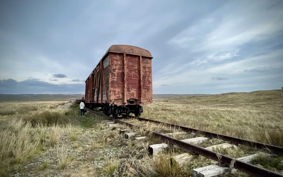 Opuštěný vagón ve stepi u Karagandy, foto: Štěpán Černoušek