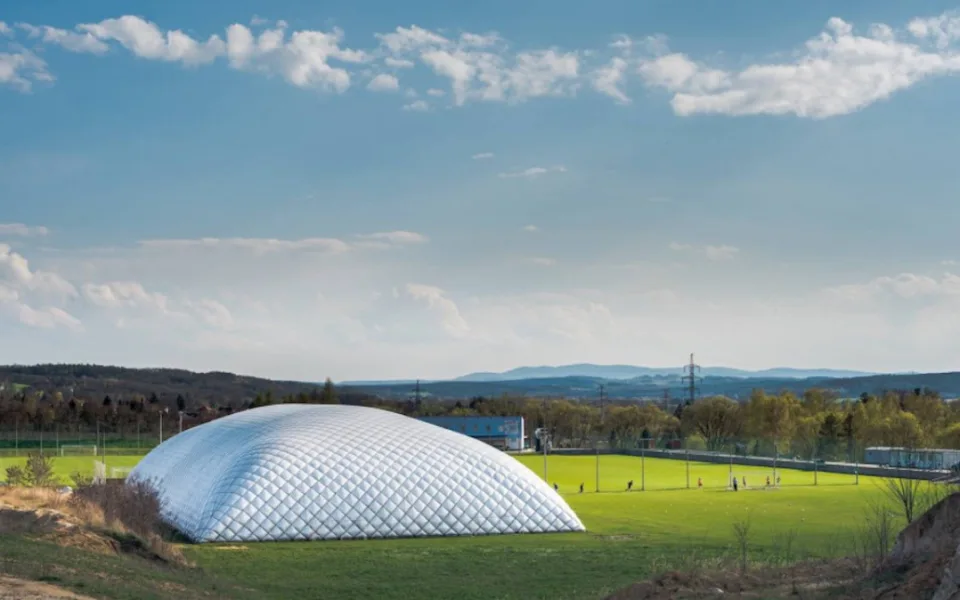 Bazén i atletický stadion. Kraj ho che Složiště proměnit regionální sportovní centrum
