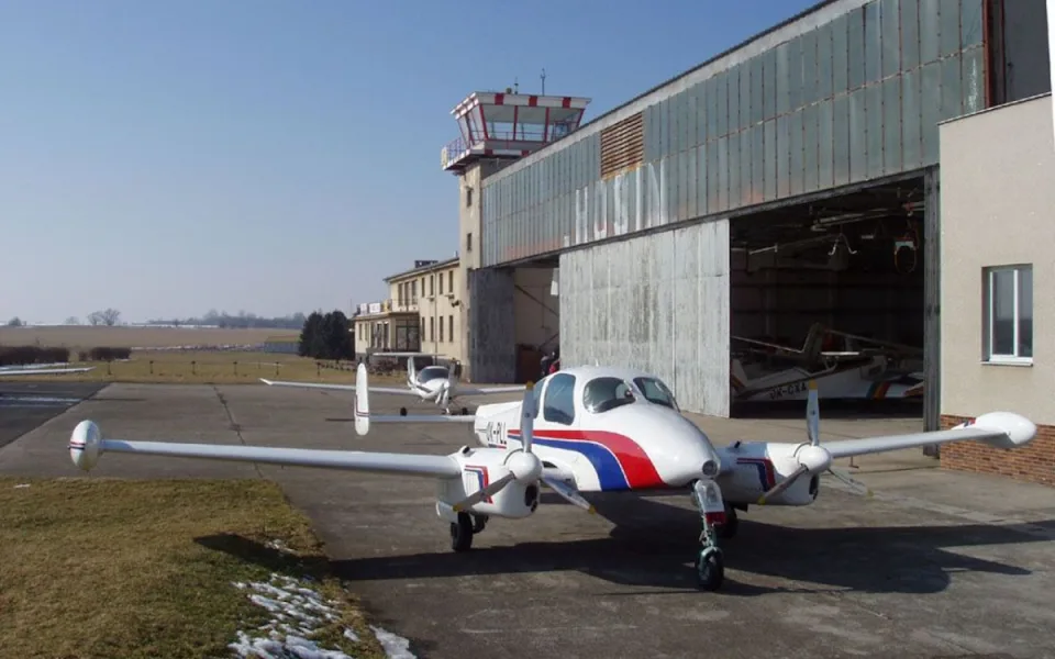 Tajemný dron z Budějovic se objevil u letiště Hosín, od té doby ho nikdo neviděl