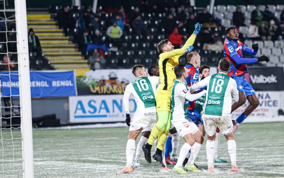 Mrazivý duel Jablonce s Plzní přinesl divokou remízu 3:3